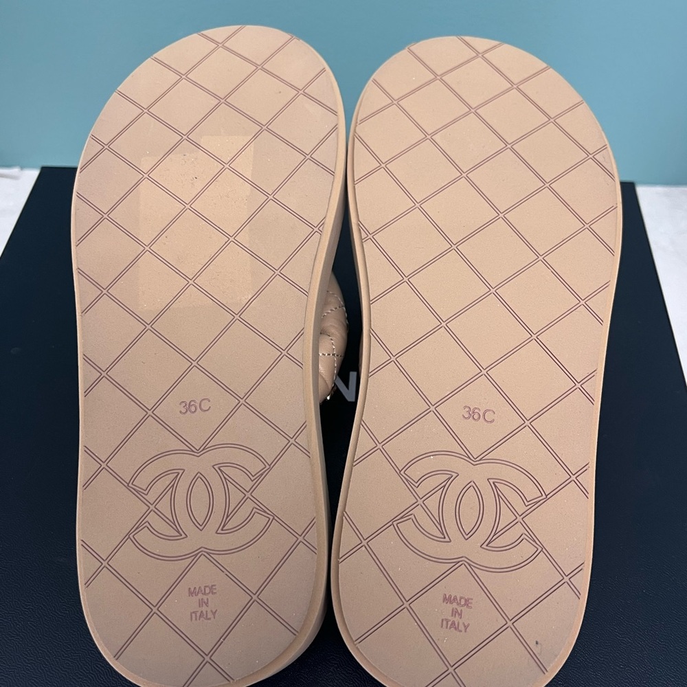 CHANEL CHARMS SANDALS SIZE 36C - Picture 3 of 3